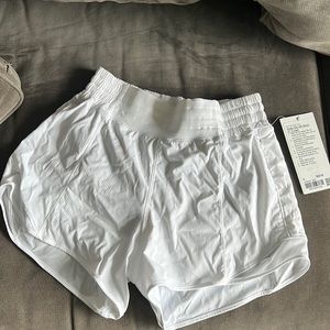 NWT Lululemon Hotty Hot HR Short 4in Lined in White